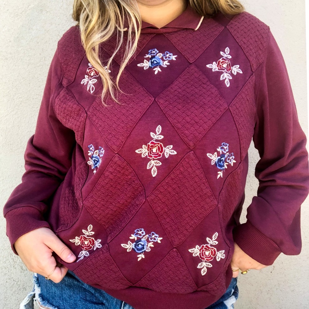 Alfred Dunner maroon floral sweatshirt with collar